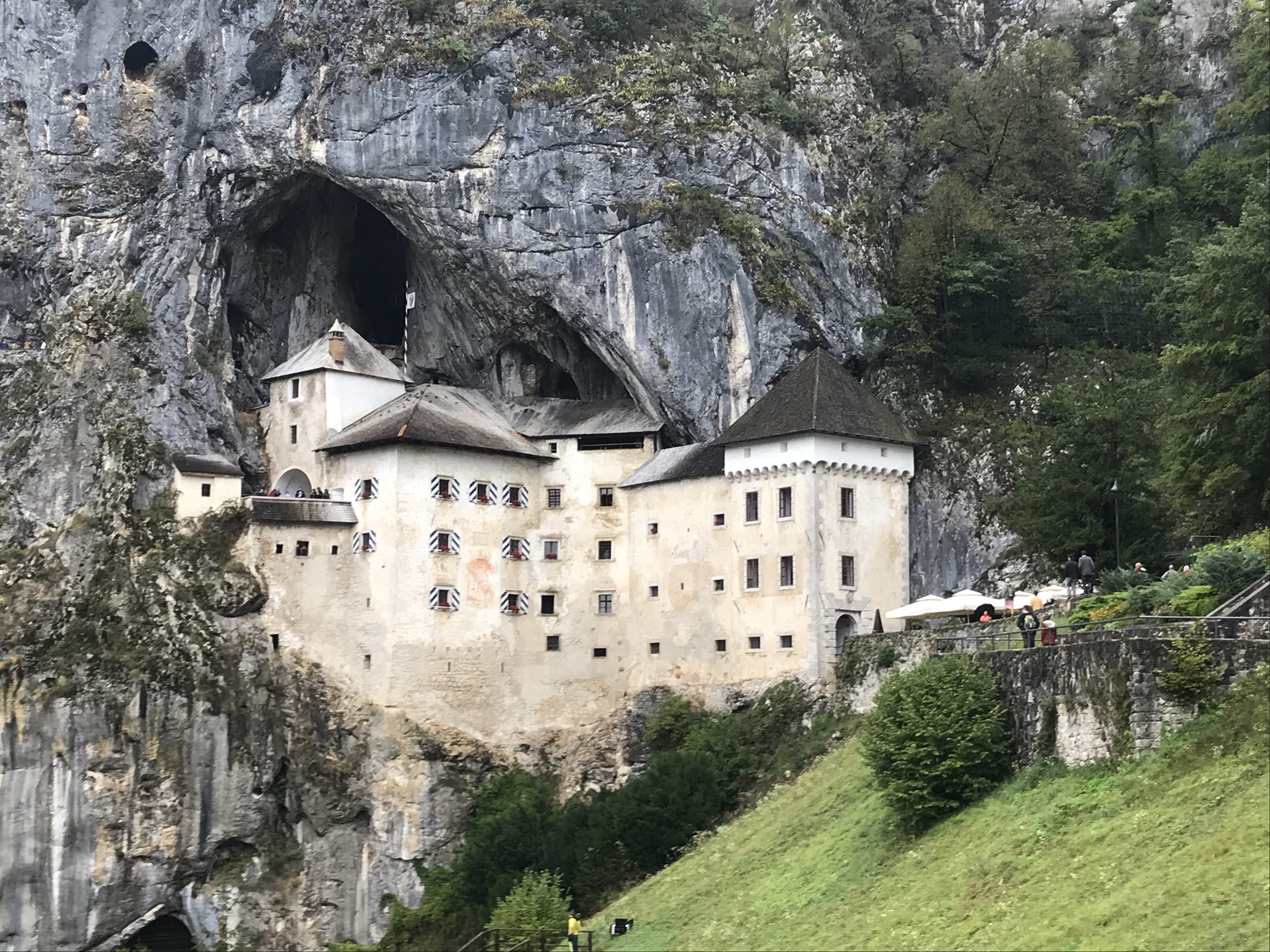 BE08E672-AF7A-43C3-8D4B-1D4B0B89F3EB